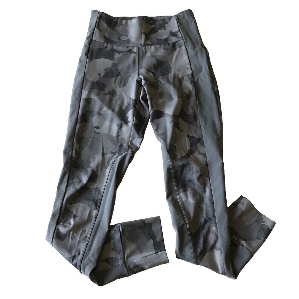 Athleta Essex Camo Hybrid Leggings Cobblestone Gray Zippered Pockets Size XS